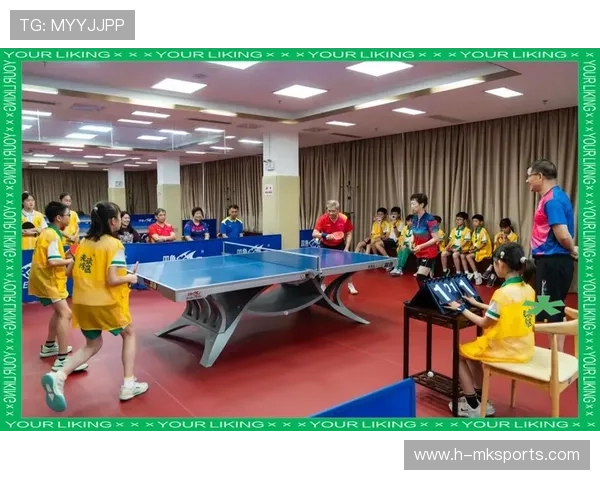 乒乓球俱乐部推动青少年训练营的国际交流与示范赛，青少年乒乓球协会