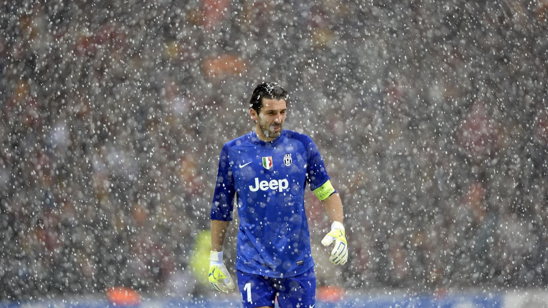 斯密斯:精确传球与视野判断让全黑队进攻节奏更具威胁,斯密斯夫妇采访